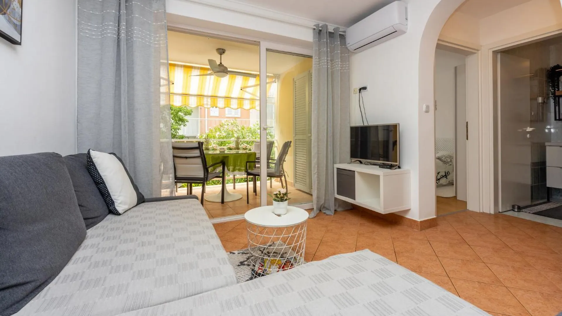 Apartment Ferienwohnung Tami Selce Kroatien